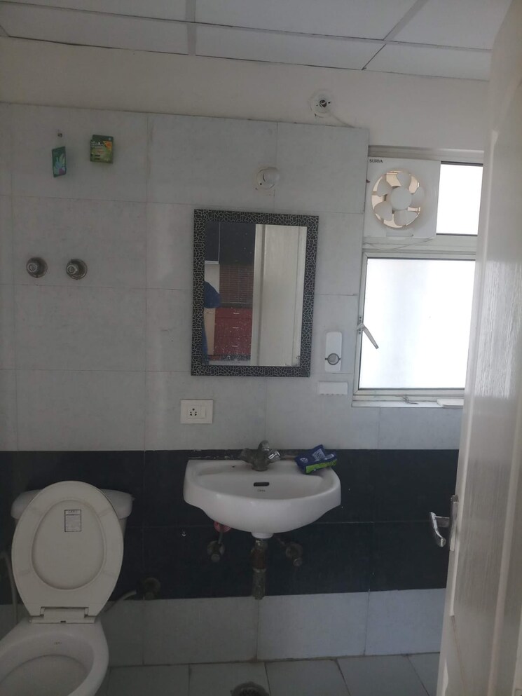 Bathroom, maxblis-white-house 3 Bedroom 1390 Sq.Ft. Apartment In Sector 75 Noida 8670001