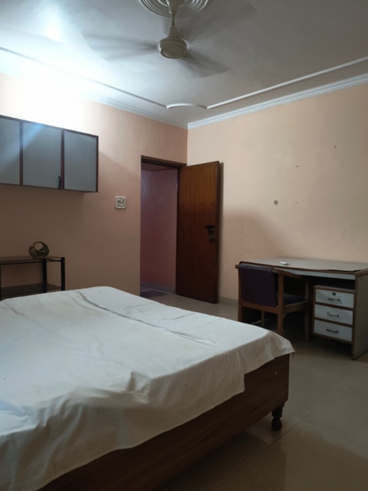 Bedroom, sarita vihar 1 RK 450 Sq.Ft. Apartment In Sarita Vihar Delhi 8670106