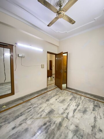 Room in 2 BHK Apartment at Vigyapan Lok Apartments, Mayur Vihar Phase 1 – for Rent