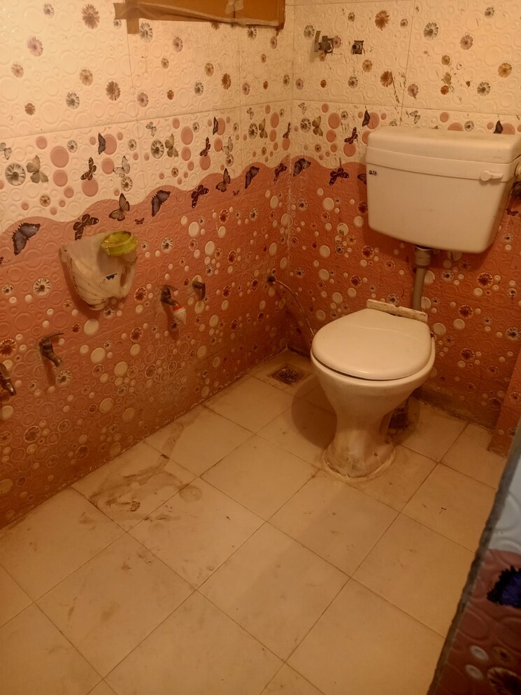 Bathroom, satellite 1 Bedroom 1100 Sq.Ft. Villa In Satellite Ahmedabad 8670054