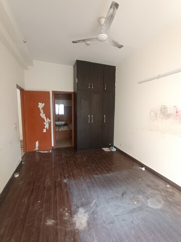 Furnished Amenities in 2 BHK Apartment at Mahagun Mywoods, Sector 16c Greater Noida – for Rent