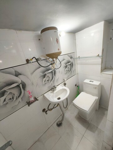 Bathroom in 2 BHK Independent House at Gomti Nagar – for Rent