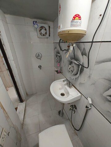 Bathroom in 2 BHK Independent House at Gomti Nagar – for Rent