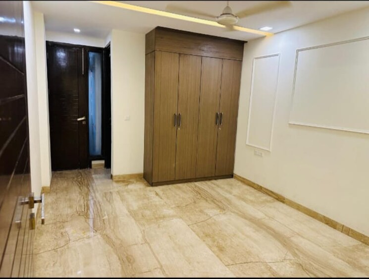 Room, south extension i 3 Bedroom 200 Sq.Yd. Apartment In South Extension I Delhi 8670142