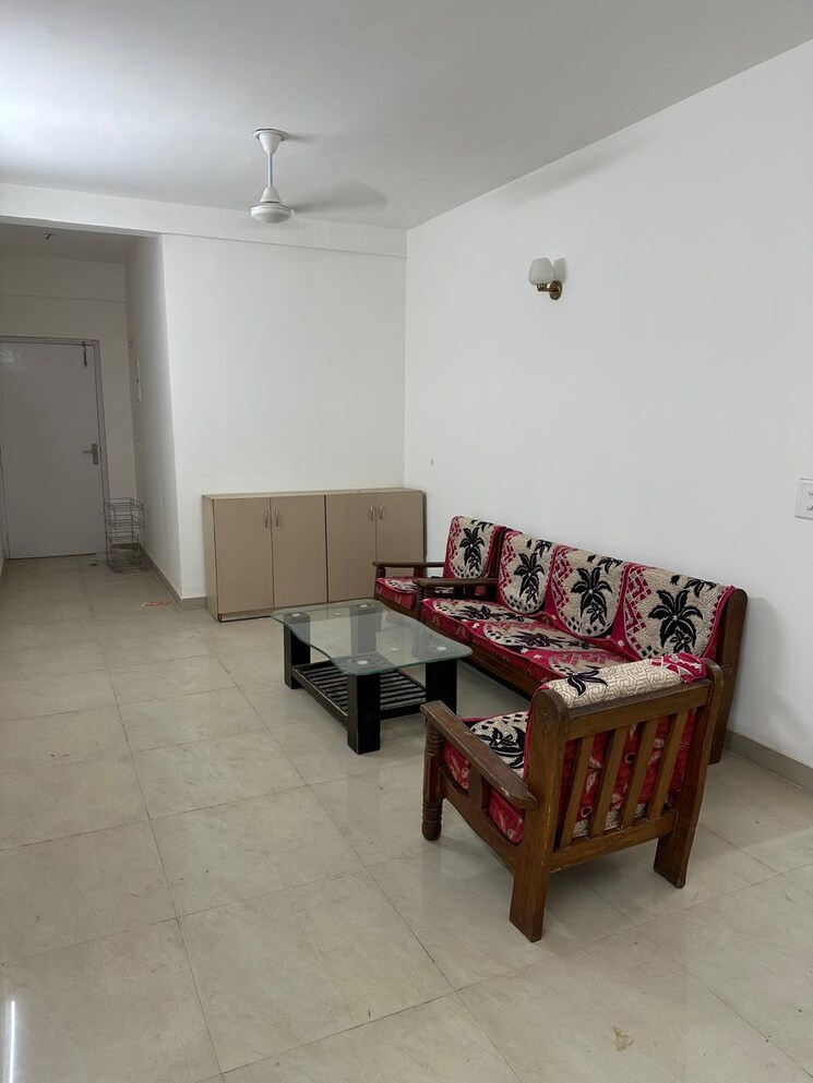Living Room, suncity-avenue-76 2 Bedroom 735 Sq.Ft. Apartment In Sector 76 Gurgaon 8670182