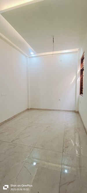 Room in 3 BHK Villa at Gomti Nagar – for Sale