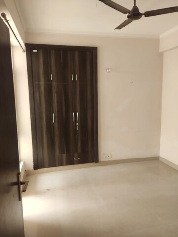 Room in 2 BHK Apartment at Supertech Ecovillage I, Sector 1 Greater Noida – for Rent
