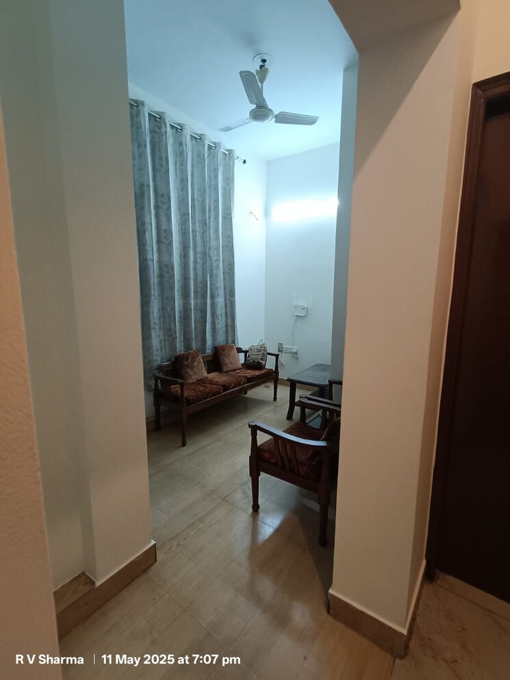 Living Room, sector 23 2 Bedroom 180 Sq.Yd. Builder Floor In Sector 23 Gurgaon 8670243