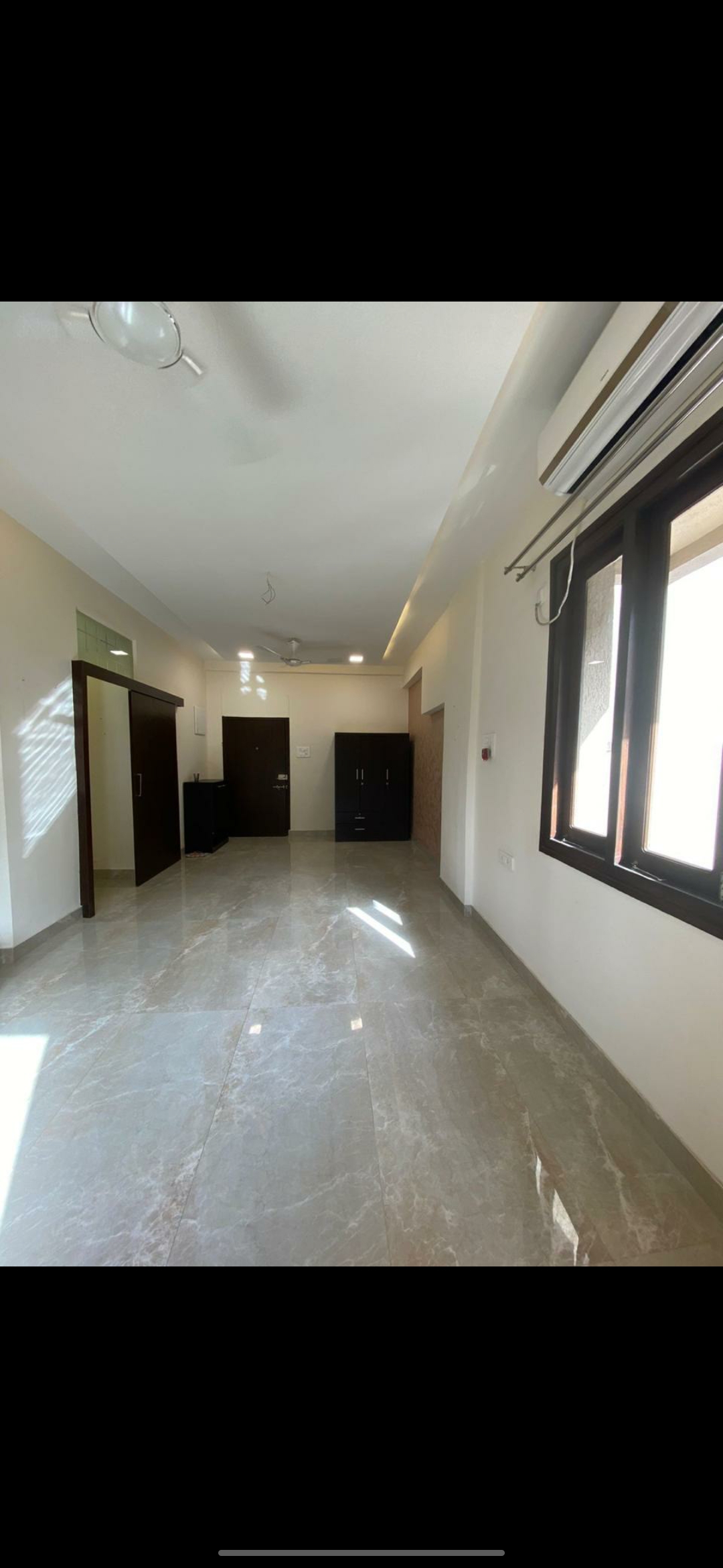 1 BHK + Servant Room 800 Sq.Ft. Apartment in Usha Sadan Apartment