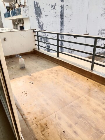 Balcony in 3 BHK Builder Floor at Rzone Land Plot, Sector 48 – for Rent