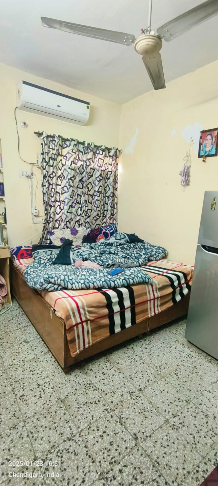 Room, sector 21 Pg For Girls In Sector 21 8670325