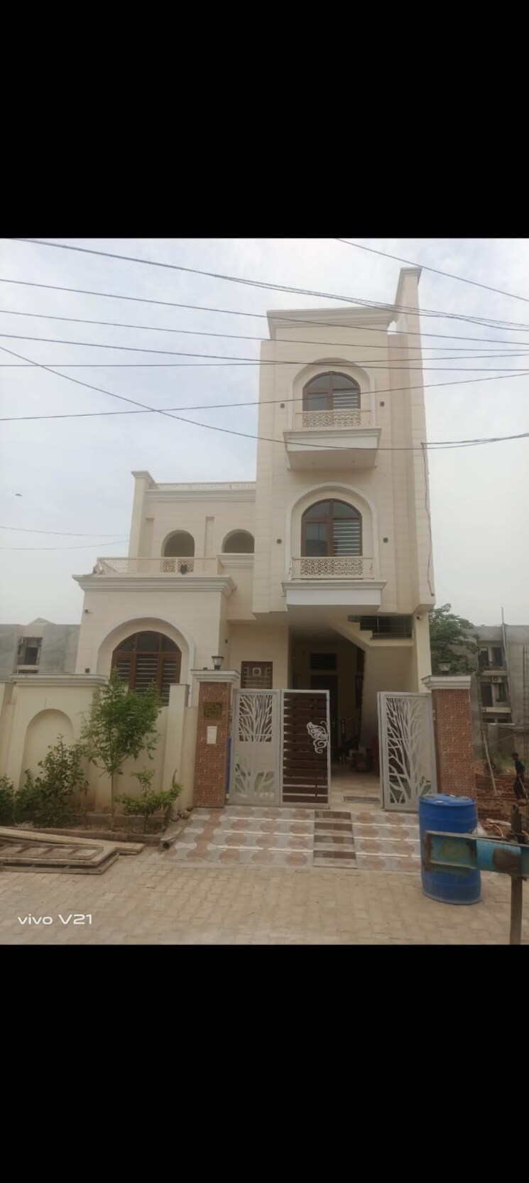 Entrance, sector 21 Pg For Girls In Sector 21 8670325