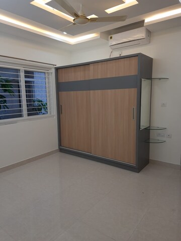 Room in 3 BHK Apartment at Prestige High Fields, Gachibowli – for Rent