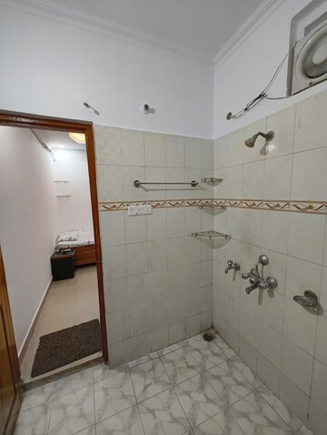 Bathroom in 2 BHK Independent House at Gomti Nagar – for Rent