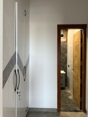 2 BHK Builder Floor For Rent in Sector 82