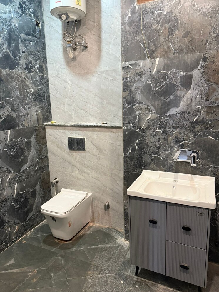 Bathroom, sector 82 2 Bedroom 1800 Sq.Ft. Builder Floor In Sector 82 Mohali 8670266