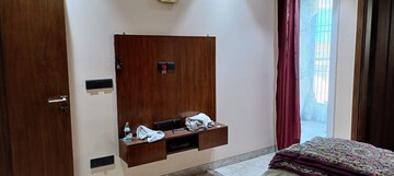 Furnished Amenities in 3 BHK Apartment at South Extension I – for Rent