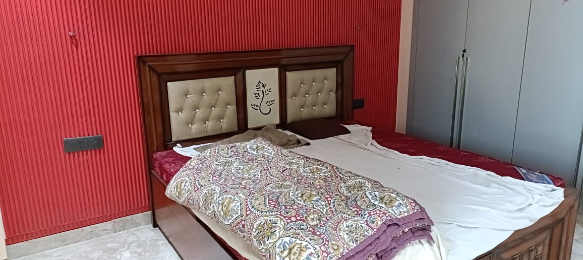 3 BHK + Servant Room Apartment For Rent in South Ext 1