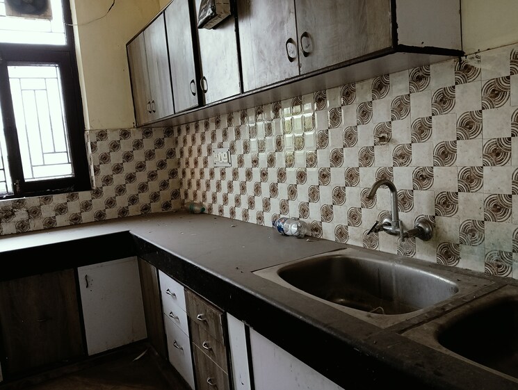 Kitchen, landcraft-golflinks-plaza 3 Bedroom 120 Sq.Yd. Builder Floor In Pandav Nagar Ghaziabad 8670287