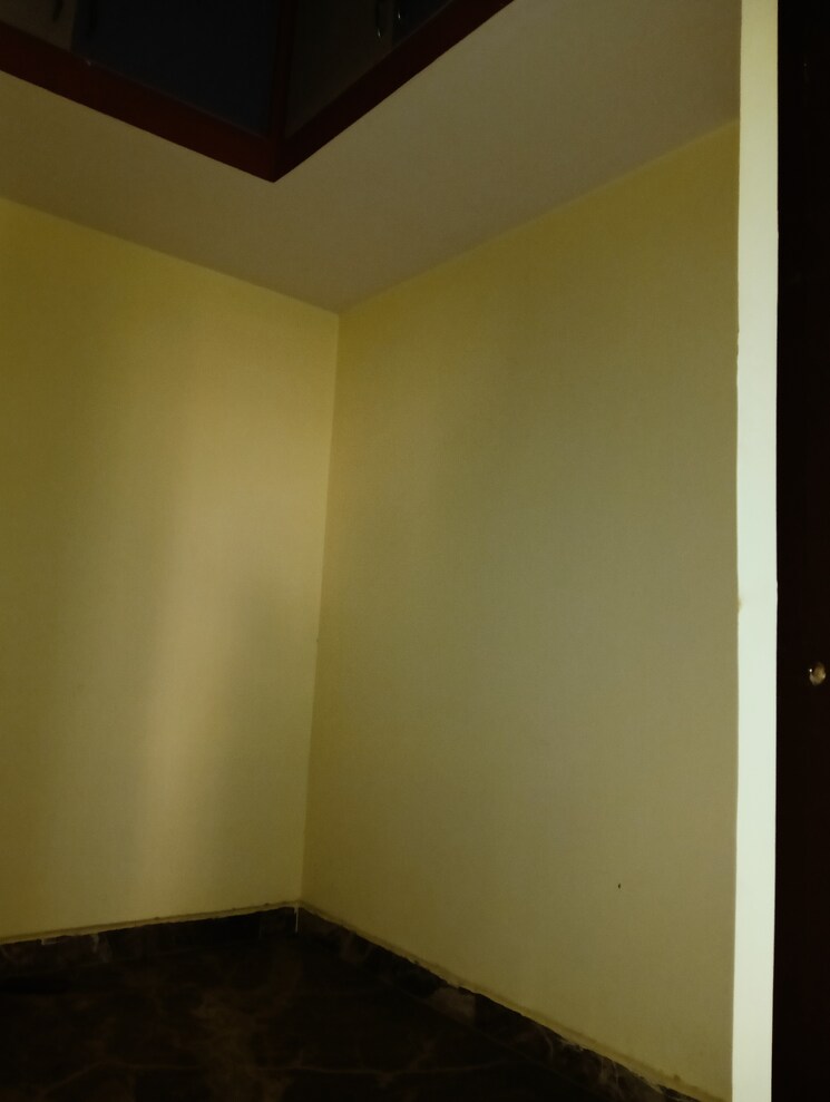 Room, landcraft-golflinks-plaza 3 Bedroom 120 Sq.Yd. Builder Floor In Pandav Nagar Ghaziabad 8670287