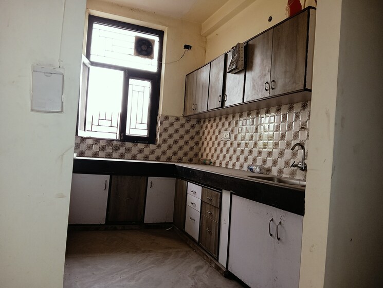 Kitchen, landcraft-golflinks-plaza 3 Bedroom 120 Sq.Yd. Builder Floor In Pandav Nagar Ghaziabad 8670287