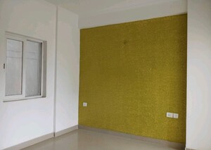 Room in 3 BHK Apartment at Antriksh Golf View, Sector 78 – for Sale