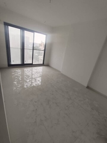 Room in 2 BHK Apartment at Andheri West – for Rent