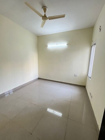 Room in 2 BHK Apartment at Amrapali Enchante, Tech Zone 4 Greater Noida – for Rent