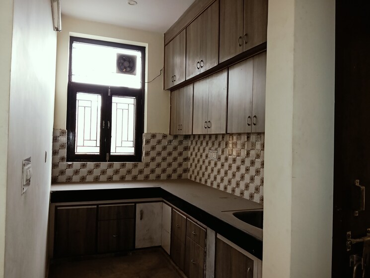 Kitchen, landcraft-golflinks-plaza 3 Bedroom 120 Sq.Yd. Builder Floor In Pandav Nagar Ghaziabad 8670308