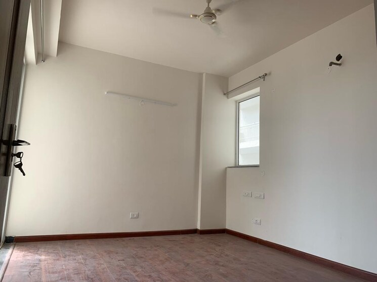Room, international airport road 3 Bedroom 1350 Sq.Ft. Apartment In International Airport Road Zirakpur 8670337