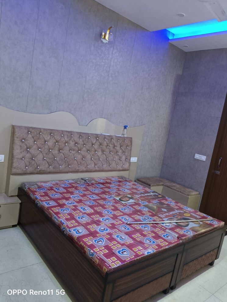 Bedroom, pir machalla 3 Bedroom 150 Sq.Yd. Apartment In Pir Machalla Zirakpur 8670415