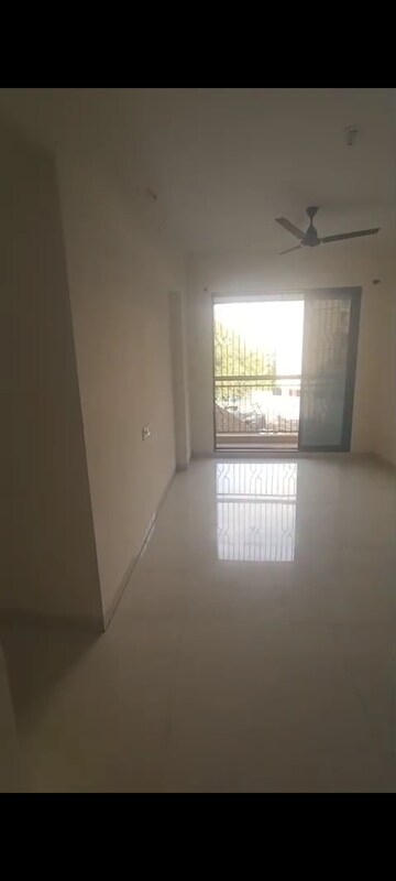 2 BHK Apartment For Rent in Shri Trident Avalon, Kulgaon