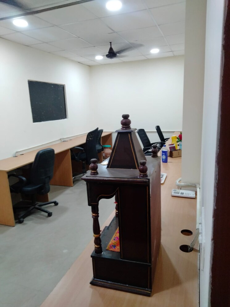 Team Area, sector 2 Commercial Office Space 600 Sq.Ft. In Sector 2 Noida 8670368
