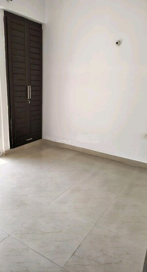 Room in 2 BHK Apartment at Amrapali Zodiac, Sector 120 – for Sale