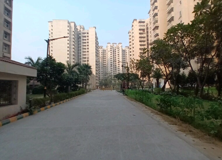Exterior View, amrapali-silicon-city 2 Bedroom 1075 Sq.Ft. Apartment In Sector 76 Noida 8670465