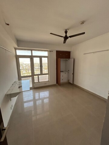 Room in 3 BHK Apartment at Supertech Ecovillage I, Sector 1 Greater Noida – for Rent