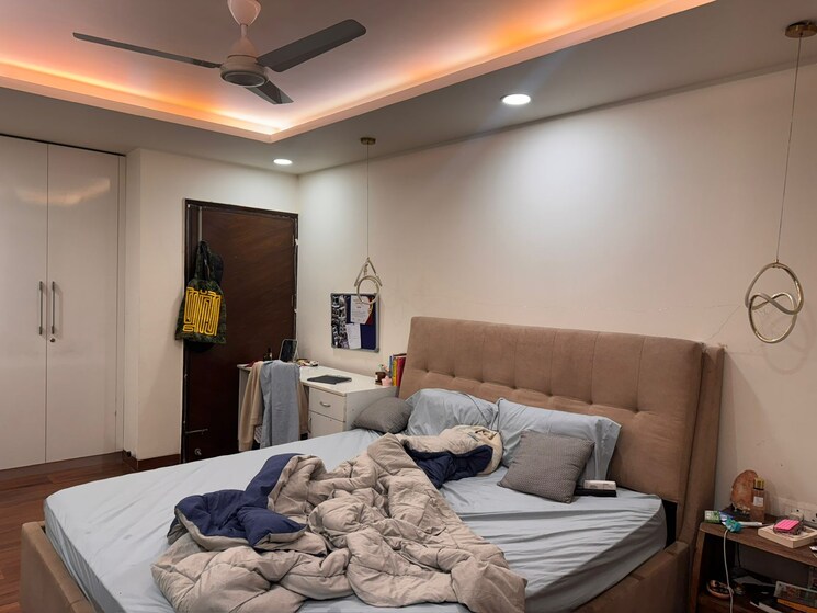 Room, sector 52 3 Bedroom 300 Sq.Yd. Builder Floor In Sector 52 Gurgaon 8670528