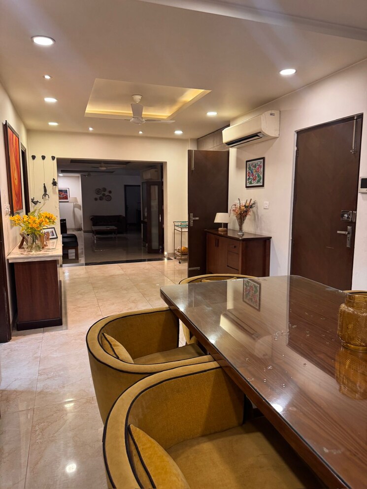 Living Room, sector 52 3 Bedroom 300 Sq.Yd. Builder Floor In Sector 52 Gurgaon 8670528