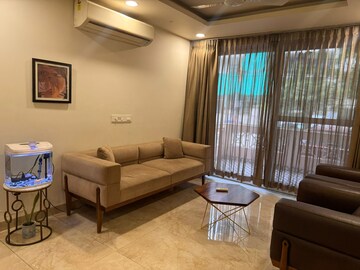 Living Room in 3 BHK Builder Floor at Sector 52 – for Rent