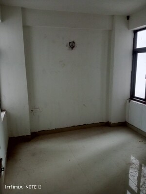 Room in 3 BHK Apartment at Conscient Habitat 78, Sector 78 – for Sale