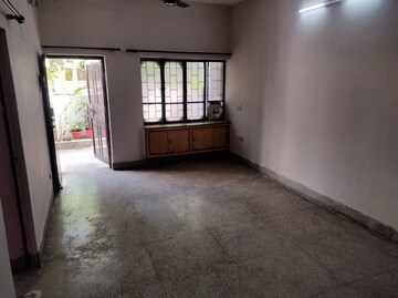 Room in 2 BHK Independent House at Gomti Nagar – for Rent