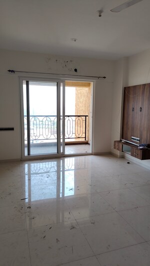 Room in 2 BHK Apartment at Nyati Evolve 1, Magarpatta City – for Sale