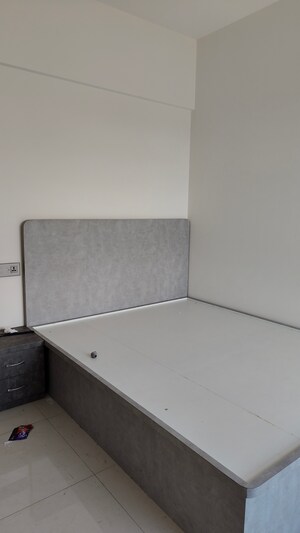 Furnished Amenities in 2 BHK Apartment at Nyati Evolve 1, Magarpatta City – for Sale