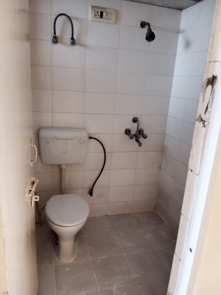 Bathroom, conscient-habitat-78 3 Bedroom 650 Sq.Ft. Apartment In Sector 78 Faridabad 8670541