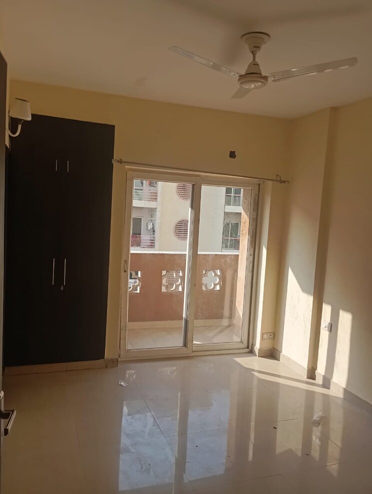 undefined, nimbus-the-hyde-park 2 Bedroom 915 Sq.Ft. Apartment In Sector 78 Noida 8670531