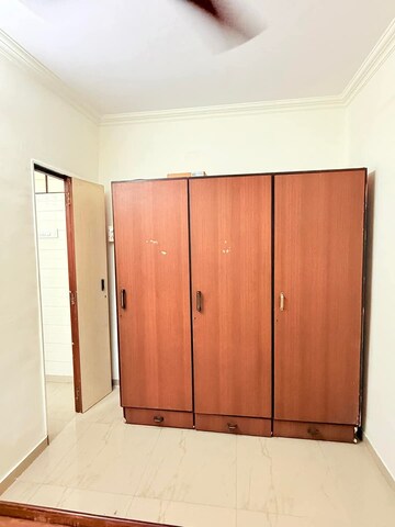 Furnished Amenities in 1 BHK Apartment at Andheri West – for Rent
