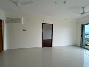 Room in 2.5 BHK Apartment at Magarpatta Nova, Mundhwa – for Sale