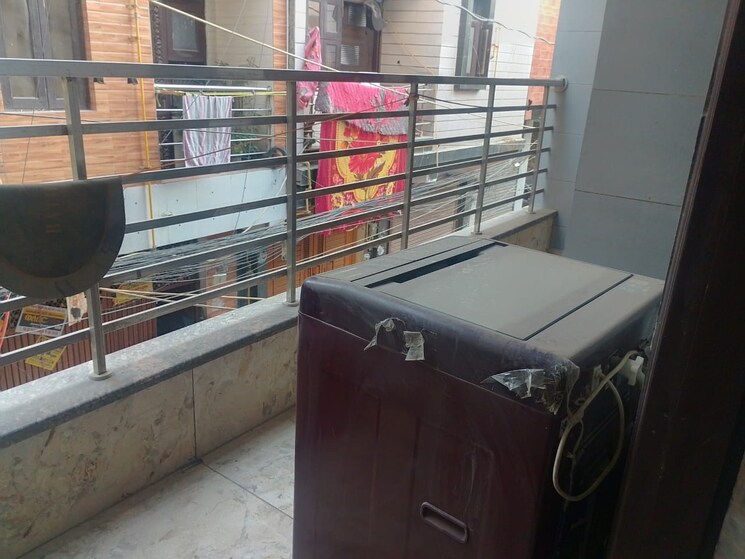 Kitchen, dwarka mor 3 Bedroom 1200 Sq.Ft. Builder Floor In Dwarka Mor Delhi 8670546