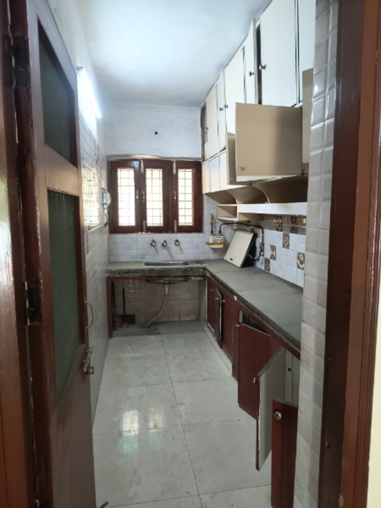 Kitchen, sarita vihar 2.5 Bedroom 1100 Sq.Ft. Apartment In Sarita Vihar Delhi 8670589
