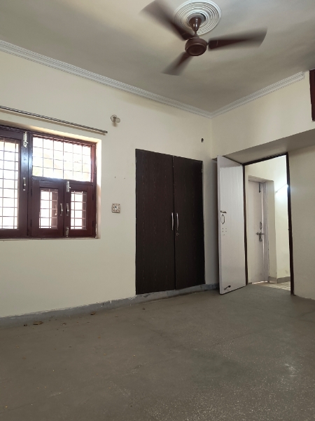 2.5 BHK + Pooja Room,Servant Room,Extra Room Apartment For Rent in Sarita Vihar Pocket F Rwa